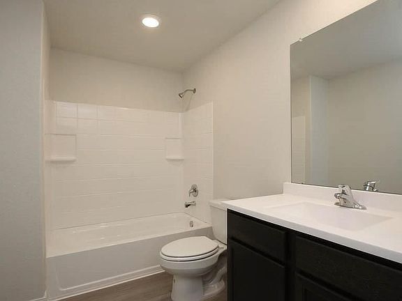 5th image of 23119 Shakespeare Dr
