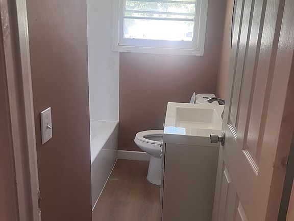 5th image of 4910 Pearson Pl