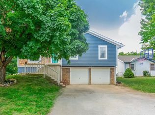 1446 N Mart Way Dr, Olathe, KS 66061