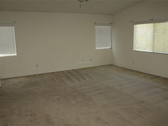5th image of 9772 Waukegan Ave #0