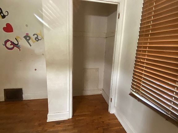 2nd image of 280 Vennum Ave