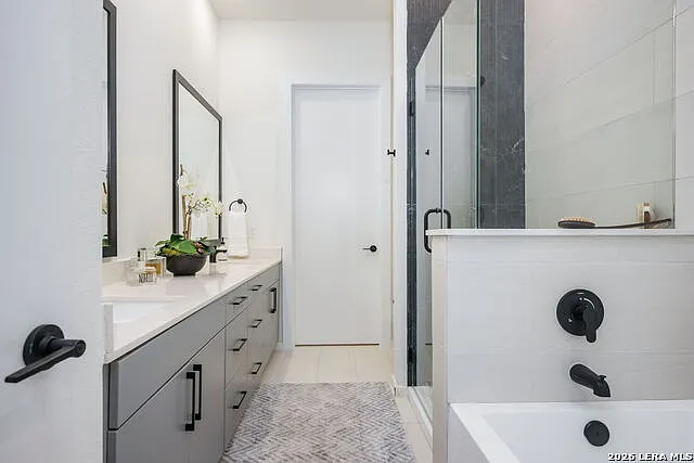 719 E Locust St #3110 — Photo 26
