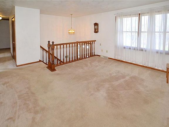2nd image of 4093 Greenridge Dr