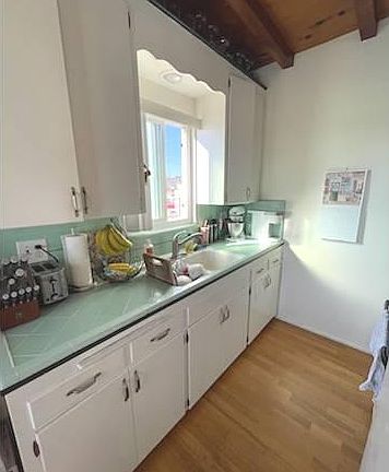 Upgraded kitchen with energy star appliances!