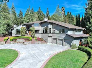 8 Magee Ct, Moraga, CA 94556