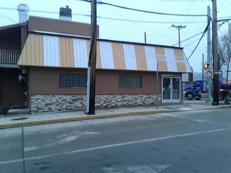 2nd image of 1530 4th Ave