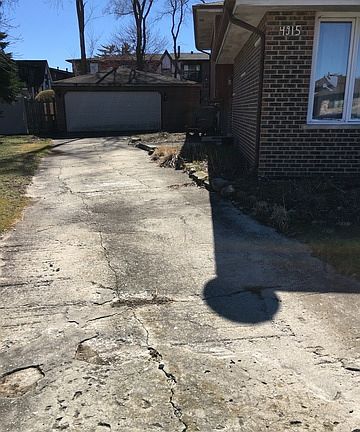 2nd image of 4915 W 135th Pl