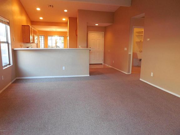 4th image of 10762 W Windsor Ave