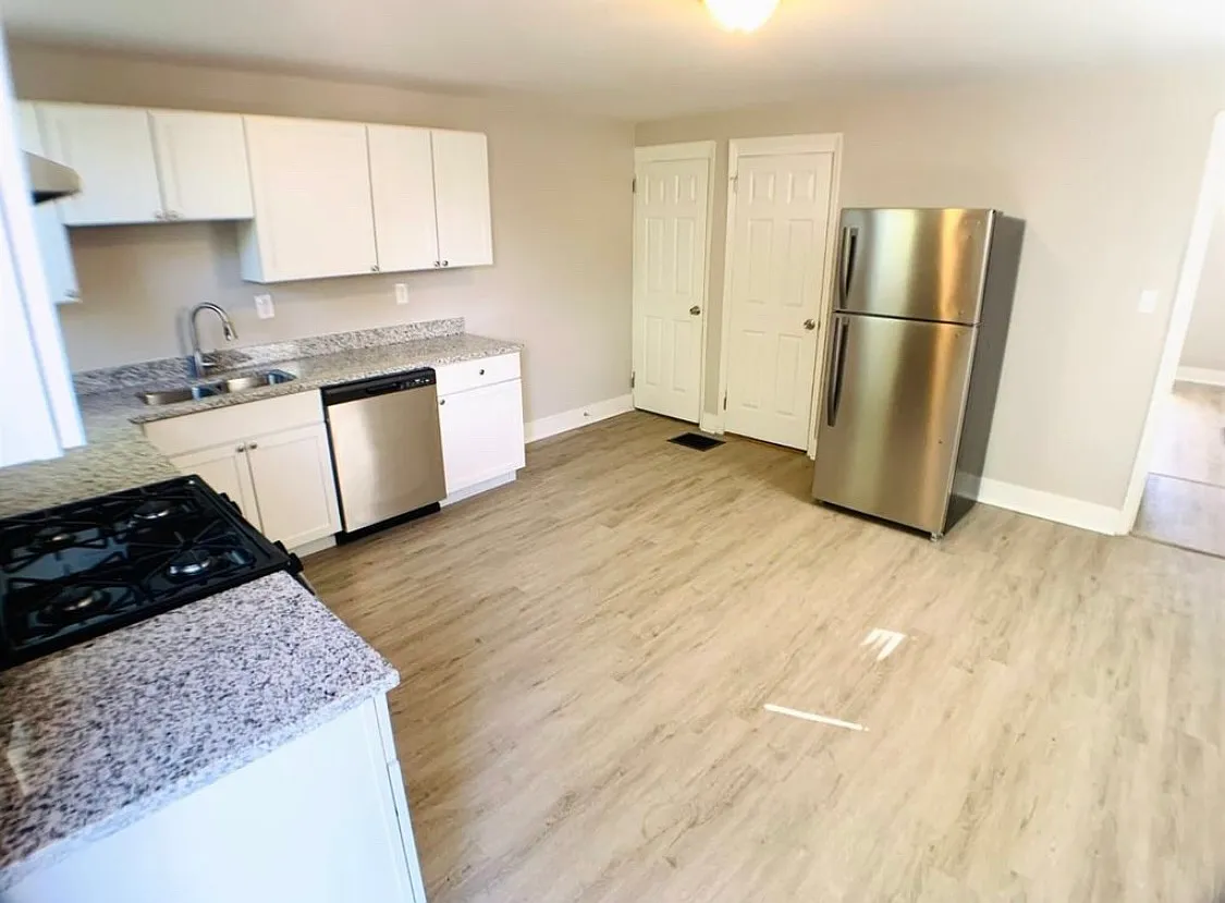 2329 Victor St — Photo 1