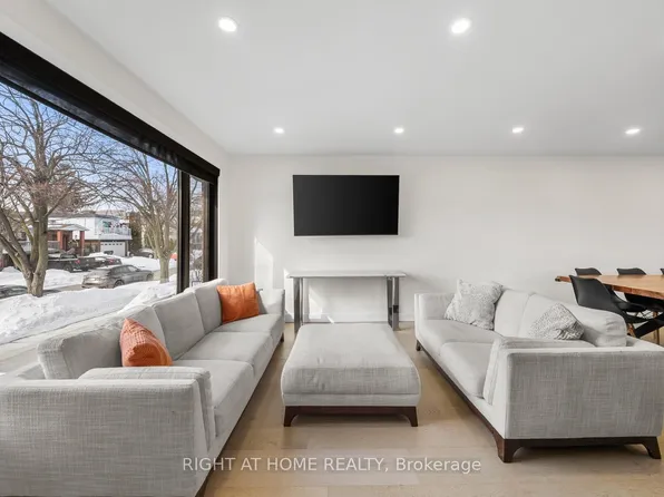 9 Thistlewaite Cres, Toronto, ON M1S 3Y8