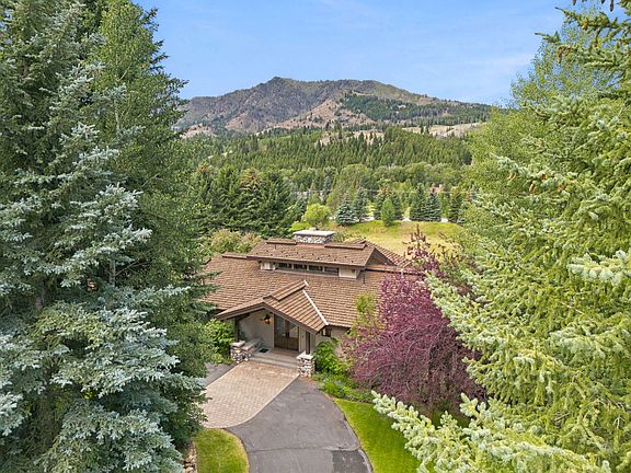 3rd image of 106 Fox Creek Rd