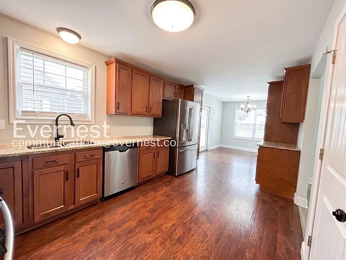 1667 Melody Ln — Photo 5