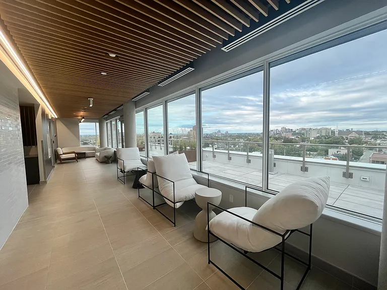 18 Hamilton Ave N — Photo 12