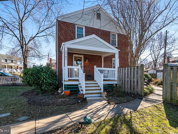 3rd image of 2701 Farnsworth Dr