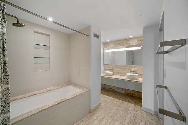Rented by Akam Sales and Brokerage | media 4