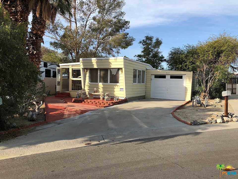 1st image of 69321 Country Club Dr