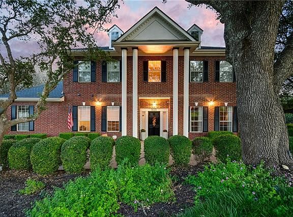 4th image of 6328 Ayres Dr