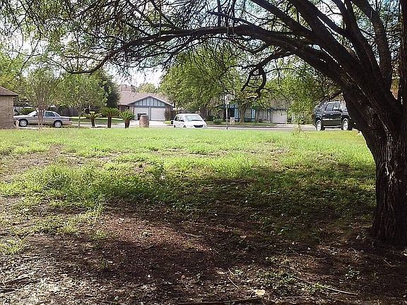 3rd image of 4506 Lakebend West Dr
