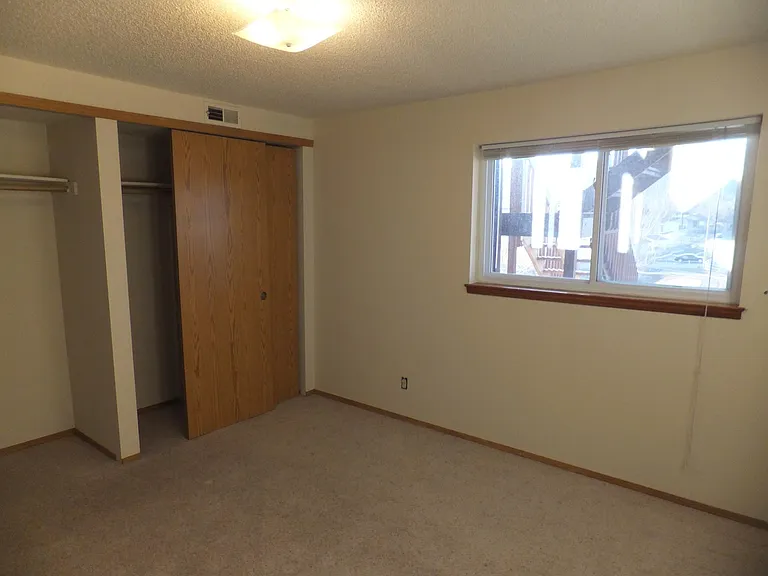 811 Noble Ct — Photo 4