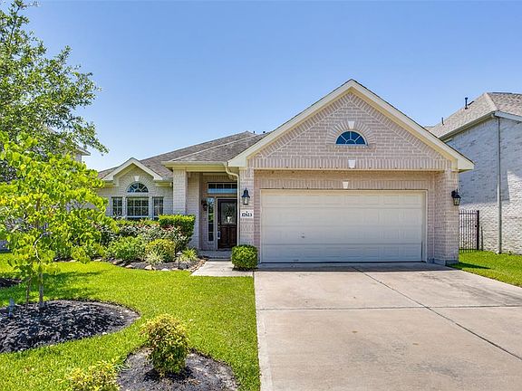 2nd image of 17823 Sugarloaf Bay Dr