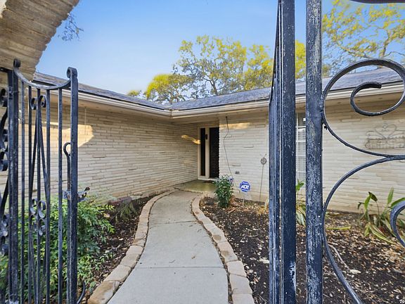 4th image of 103 castleoaks