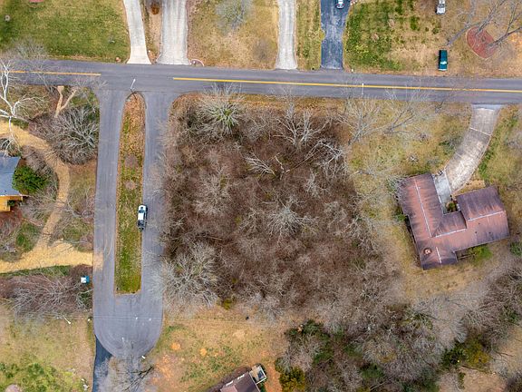 4th image of Rivermont Dr