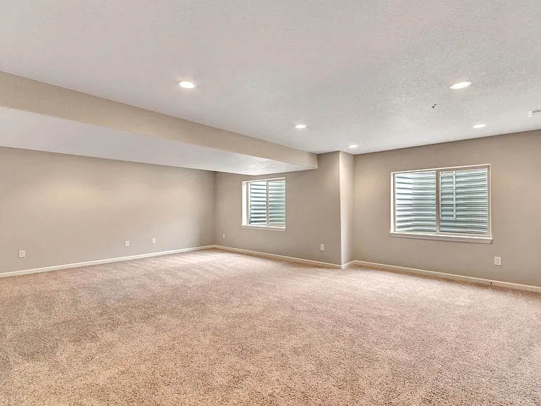 4275 Hessite Loop — Photo 12