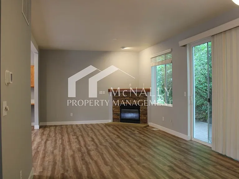 7403 Larkspur Ct — Photo 6
