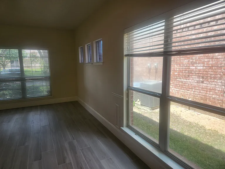 8405 Luzerne Dr — Photo 2