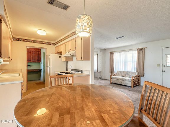 4th image of 709 Jane Ave