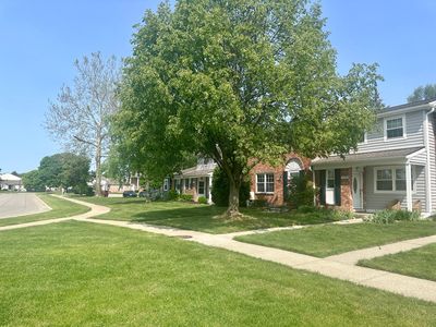 24770 Olde Orchard St, Novi, MI, 48375