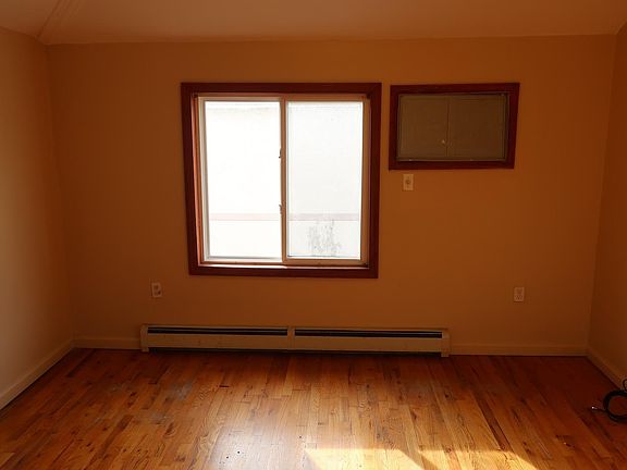 3rd image of 137-44 Thurston St