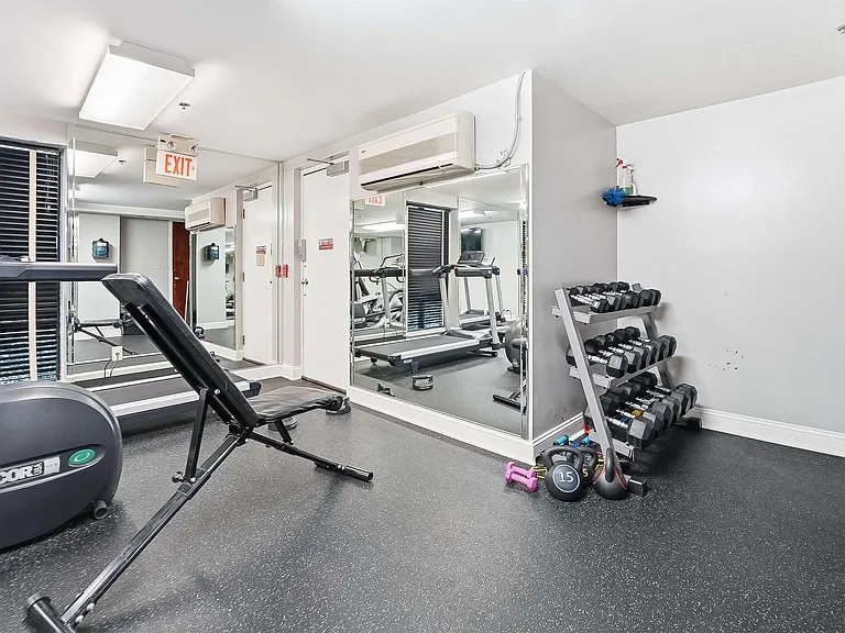 725 Jefferson St #11 — Photo 17