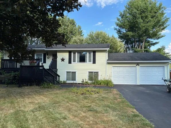 18 W Canon Dr, Rochester, NY 14624