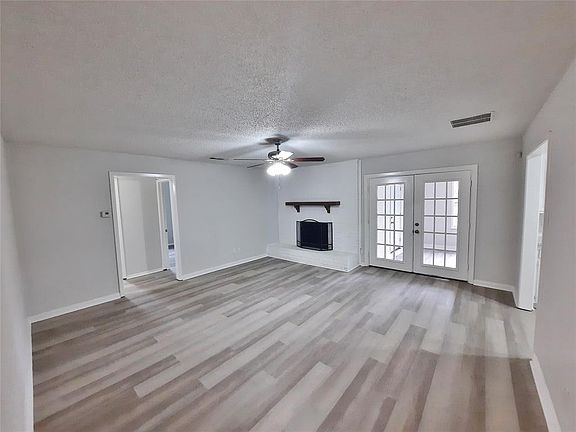 2nd image of 313 NW Suzanne Ter