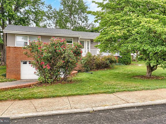 2nd image of 800 Redwood Dr