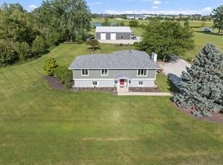 1002 S Schoolhouse Rd, New Lenox, IL 60451