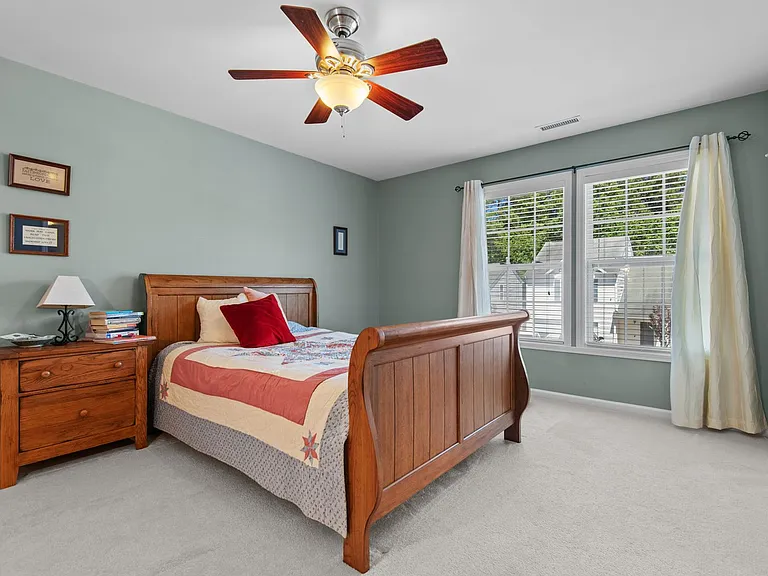 1402 Fairmont St — Photo 13
