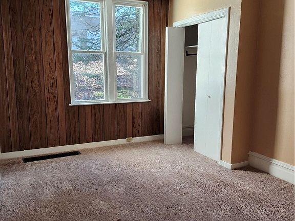 2nd image of 426 Hallett Pl