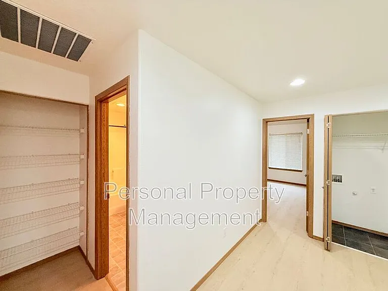 855 NW Ivy St — Photo 10