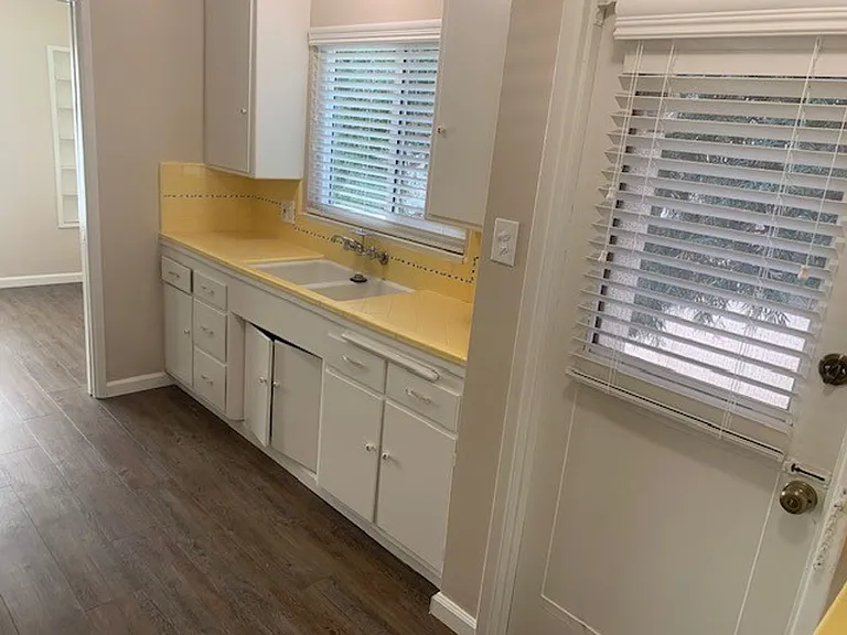 10911 Paramount Blvd — Photo 4