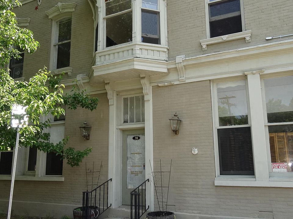 Front of Building/Private Entrance