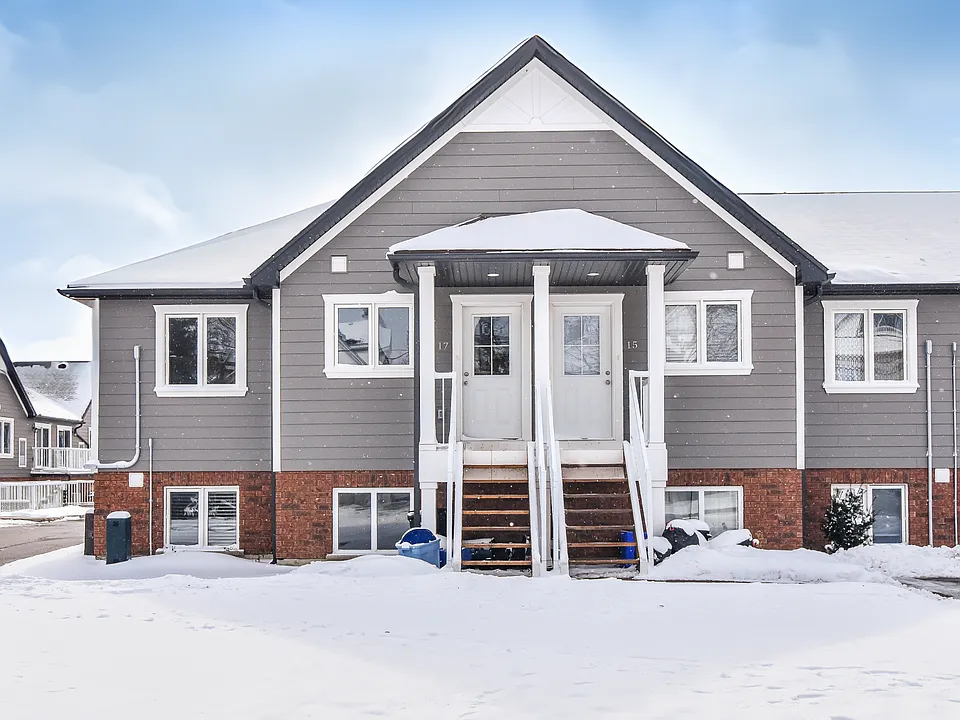 225 Riddell St #50