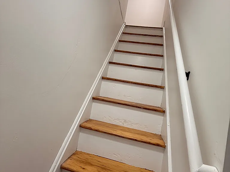 73-77 W Thames St #73 — Photo 6