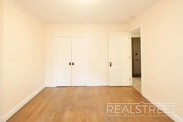 Rented by Real Street Inc | media 8