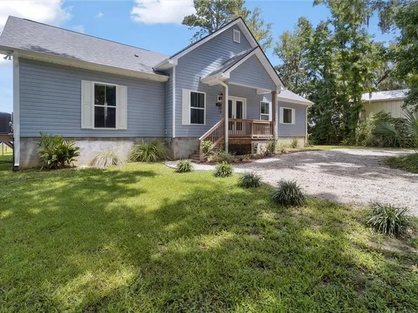 221 E 1st St, Midway, GA 31320