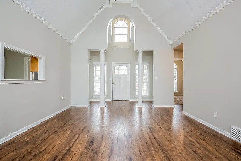 3 bed, 2.0 bath, 2130 sqft, $2,195 — Photo 3