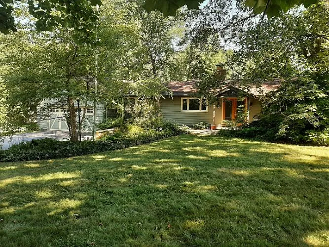 1255 Foxglove Dr photo 1