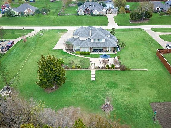 4th image of 2185 Lucas Creek Dr