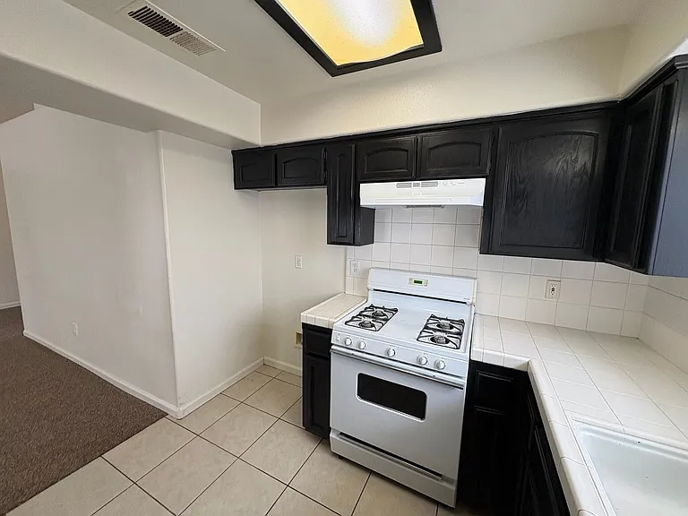 723 N Simon St — Photo 27